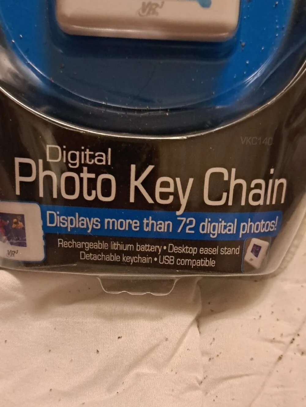 VR³ White Digital Photo Key Chain - White & Blue